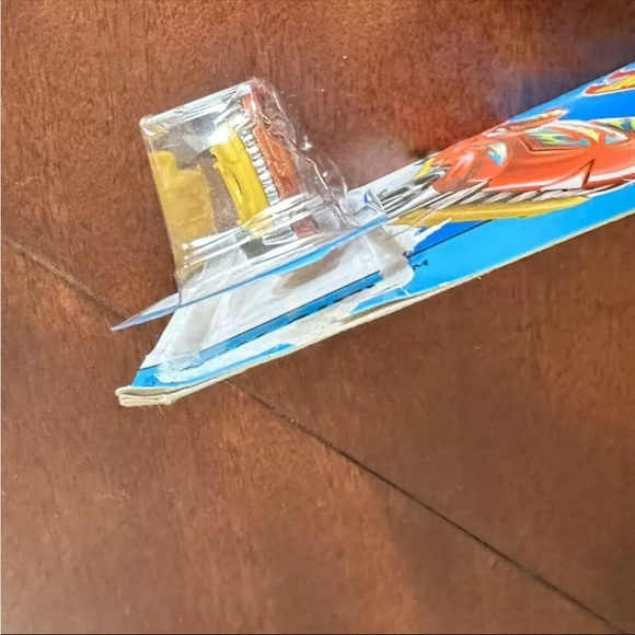 6 Vintage Hot Wheels Vehicles - So Fine Anglia Panel Challenger La Troca - Picture 9 of 9